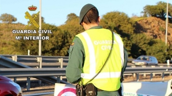Guardia Civil en un control Guardia Civil en un control