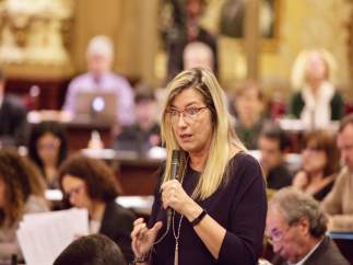 Patricia Gómez en el pleno del Parlament