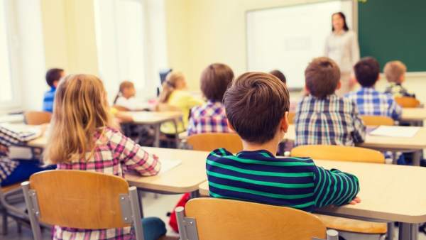 Los padres deben reforzar la relación profesor/alumno Los padres deben reforzar la relación profesor/alumno