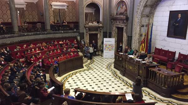 Pleno del Ayuntamiento de València con niños Pleno del Ayuntamiento de València con niños