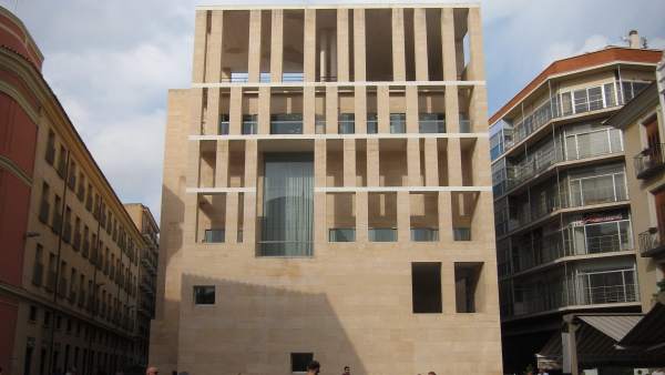El Moneo, Plaza Belluga, paseantes, turistas El Moneo, Plaza Belluga, paseantes, turistas