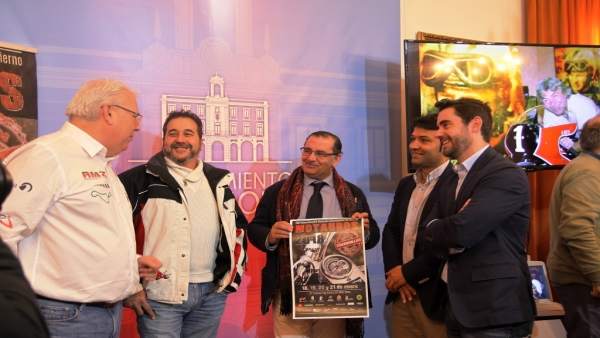 Acto de presentación de Motauros. Acto de presentación de Motauros.