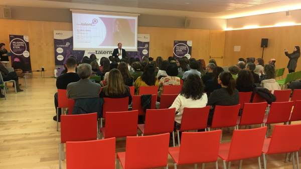Burgos.- Un momento de la conferencia de Gloria López Burgos.- Un momento de la conferencia de Gloria López