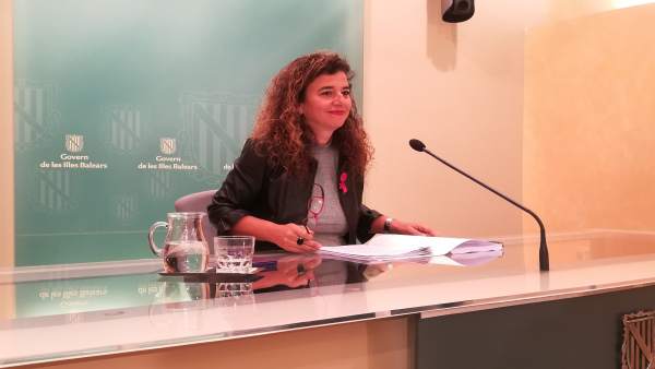 Pilar Costa Tras El Consell De Govern Pilar Costa Tras El Consell De Govern