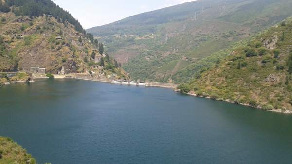 Embalse en Asturias. Reserva hidráulica Embalse en Asturias. Reserva hidráulica