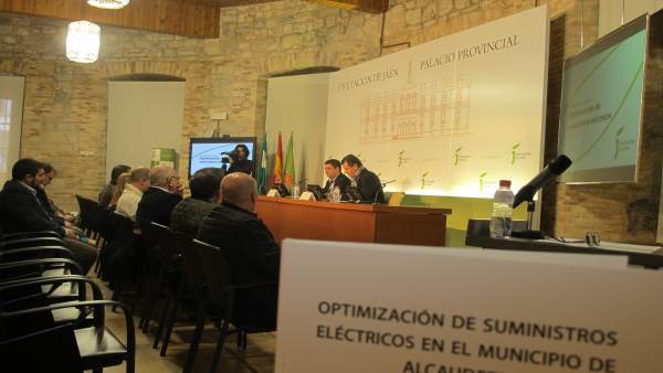 Entrega de los estudios de optimización del suministro eléctrico. Entrega de los estudios de optimización del suministro eléctrico.