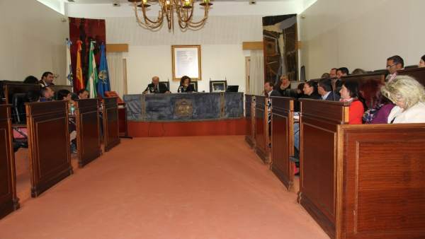 Pleno del mes de diciembre de 2017 en la Diputación de Huelva. Pleno del mes de diciembre de 2017 en la Diputación de Huelva.