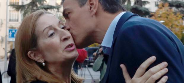 Ana Pastor con Pedro Sánchez