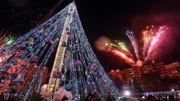 Encendido árbol Navidad de La Circular fuegos artificiales Encendido árbol Navidad de La Circular fuegos artificiales