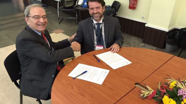 Firma del acuerdo Firma del acuerdo