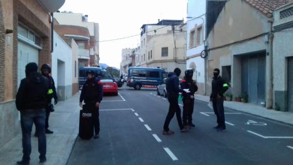 Operación de Mossos en Amposta contra el blanqueo de capitales Operación de Mossos en Amposta contra el blanqueo de capitales