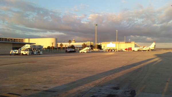 Pista del aeropuerto de Sont Sant Joan (Palma de Mallorca) Pista del aeropuerto de Sont Sant Joan (Palma de Mallorca)