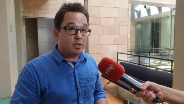 El diputado de Podemos, Carlos Saura El diputado de Podemos, Carlos Saura