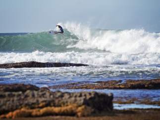 Cualquier día del año es posible ver surfistas en las olas de Ericeira.