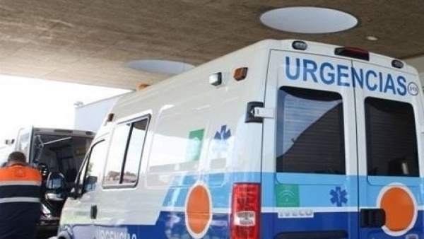 Ambulancia de Urgencias en un hospital de Andalucía Ambulancia de Urgencias en un hospital de Andalucía