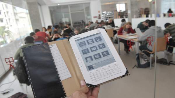 Biblioteca, ebook, dispositivo electrónico, lectura, libro, leer Biblioteca, ebook, dispositivo electrónico, lectura, libro, leer
