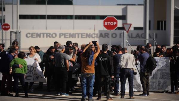 Concentración frente a la Cárcel de Archidona Concentración frente a la Cárcel de Archidona