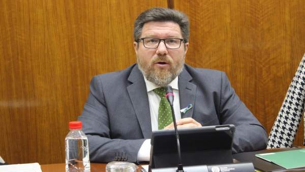 El consejero de Agricultura, Rodrigo Sánchez Haro, en comisión parlamentaria El consejero de Agricultura, Rodrigo Sánchez Haro, en comisión parlamentaria