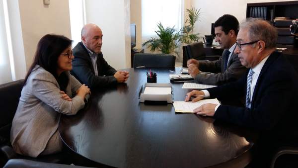 Gimeno se ha reunido con los representantes sindicales. Gimeno se ha reunido con los representantes sindicales.