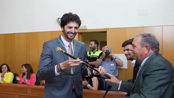 El alcalde de San José del Valle, del PSOE, el día de su investidura El alcalde de San José del Valle, del PSOE, el día de su investidura