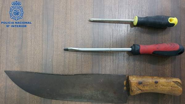 Machete intervenido al detenido Machete intervenido al detenido