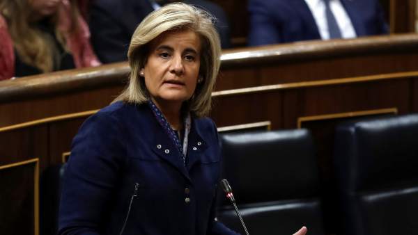 La ministra de Empleo, Fátima Báñez, en la sesión de control al Gobierno La ministra de Empleo, Fátima Báñez, en la sesión de control al Gobierno