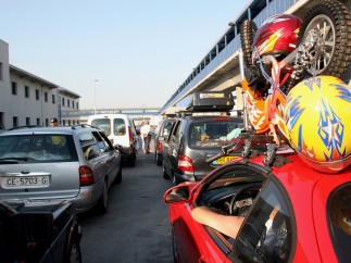 Vehículos Durante La Operación Paso Del Estrecho (OPE)