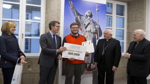 Entrega del certificado al peregrino 300.000 Entrega del certificado al peregrino 300.000