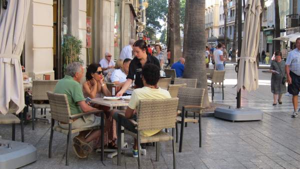 Terraza, bar, centro, camarero, establecimientos, hostelería, turismo Terraza, bar, centro, camarero, establecimientos, hostelería, turismo