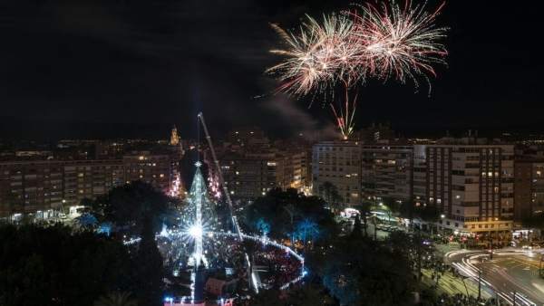ENCENDIDO ÁRBOL NAVIDAD EN LA CIRCULAR,FUEGOS ARTIFICIALES ENCENDIDO ÁRBOL NAVIDAD EN LA CIRCULAR,FUEGOS ARTIFICIALES