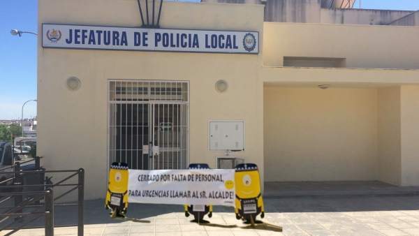 Nota De Prensa La Policía Local De Coria Permanecerá Cerrada En Algunos Servicio Nota De Prensa La Policía Local De Coria Permanecerá Cerrada En Algunos Servicio