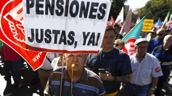 protestas pensionistas bilaketarekin bat datozen irudiak