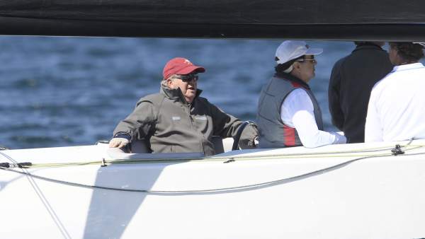 Juan Carlos I, navegando Juan Carlos I, navegando