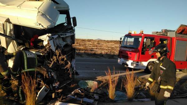 Imagen del accidente emtre dos camiones Imagen del accidente emtre dos camiones