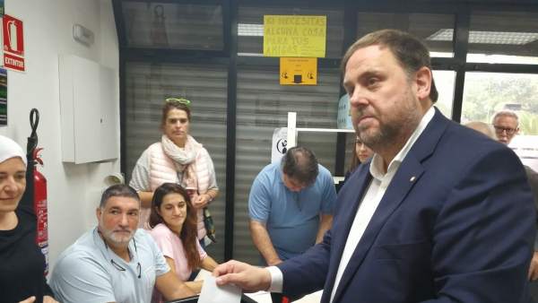 El vicepte.Oriol Junqueras vota en el referéndum del 1-O El vicepte.Oriol Junqueras vota en el referéndum del 1-O
