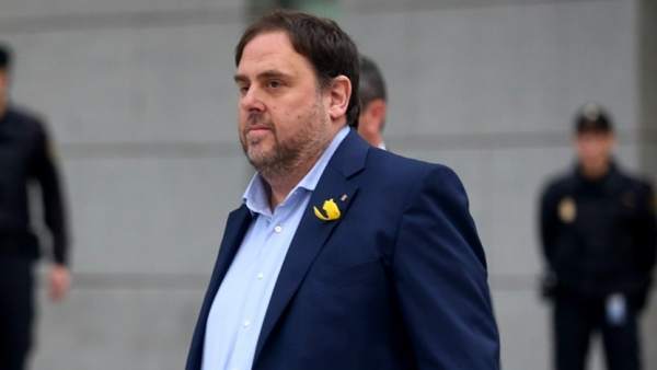Junqueras llega a la Audiencia Nacional para declarar por rebelión. Junqueras llega a la Audiencia Nacional para declarar por rebelión.