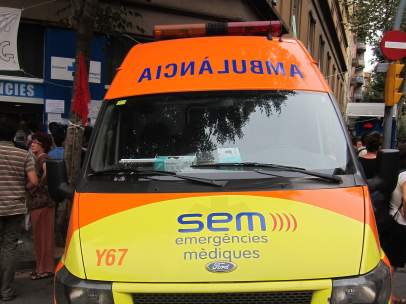 Una de las ambulancias del SEM.