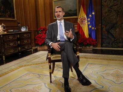 El rey Felipe VI durante la transmisión del mensaje de Navidad.