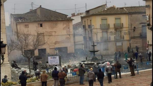 Imagen de Els Enfarinats publicada por el Ayuntamiento de Ibi en Twitter Imagen de Els Enfarinats publicada por el Ayuntamiento de Ibi en Twitter