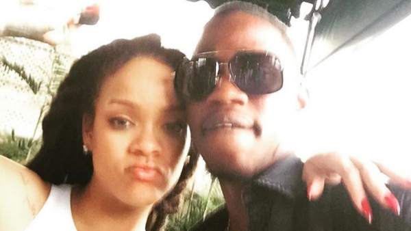 Rihanna y su primo pequeño Rihanna y su primo pequeño