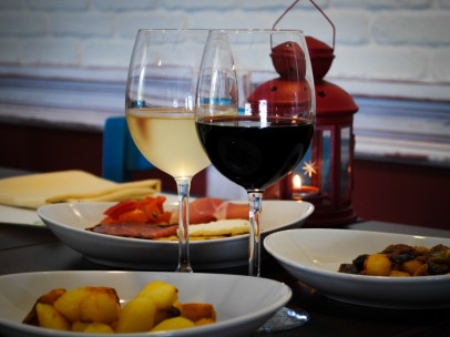Vino, copa, tapas, tapeo