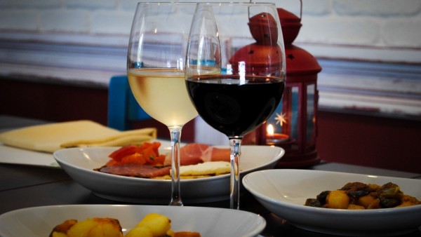 Vino, copa, tapas, tapeo Vino, copa, tapas, tapeo