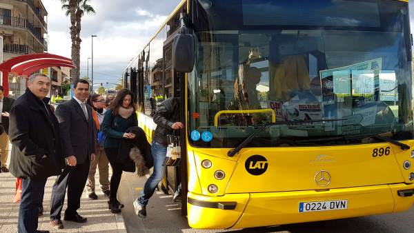 Puesta en servicio de una nueva parada de autobús en Beniel Puesta en servicio de una nueva parada de autobús en Beniel