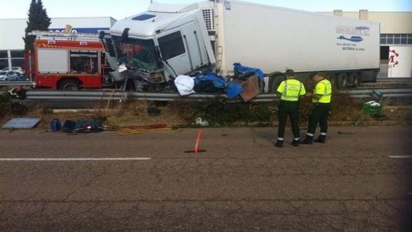 Tres personas murieron en un accidente en Calahorra en 2017 Tres personas murieron en un accidente en Calahorra en 2017