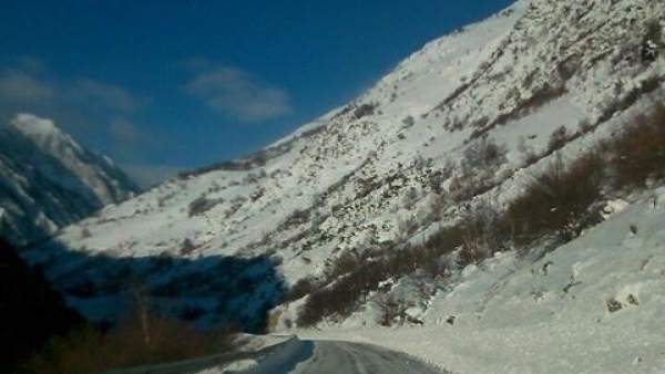 Carretera, nieve, frío, temporal, conducción, cadenas, montaña Carretera, nieve, frío, temporal, conducción, cadenas, montaña