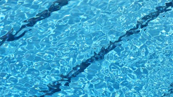 Piscina, verano, ola de calor, natación Piscina, verano, ola de calor, natación
