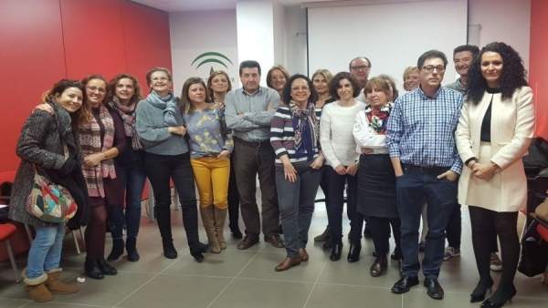 Asistentes al curso Asistentes al curso