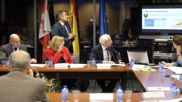 Del Olmo en la reunión de la Sección de Internacionalización Del Olmo en la reunión de la Sección de Internacionalización