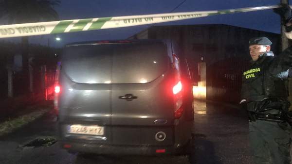 El coche fúnebre llega a la nave donde ha sido encontrado el cuerpo de Diana Que El coche fúnebre llega a la nave donde ha sido encontrado el cuerpo de Diana Que