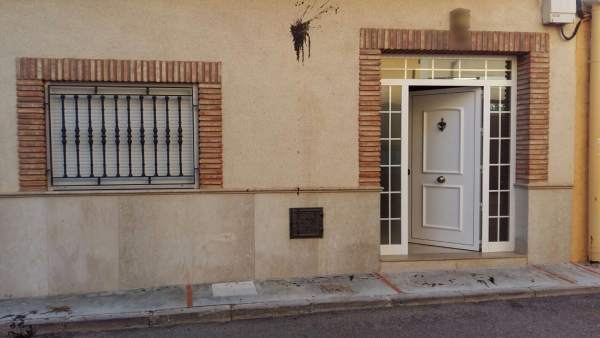 Vivienda con pintadas en Vilamarxant Vivienda con pintadas en Vilamarxant